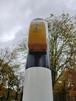 foto van een knop voor verkeerslicht voor ruiters